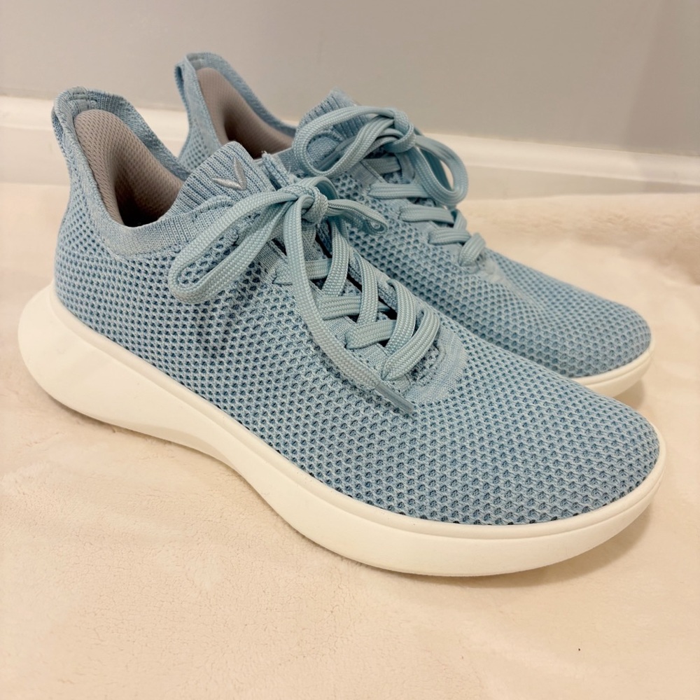 Vivaia Urban Mesh Knit Sneakers Women’s 8 EU 39 Athletic Running Cool Blue